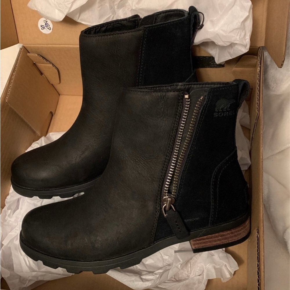 NEW in box Sorel Emelie waterproof bootie.